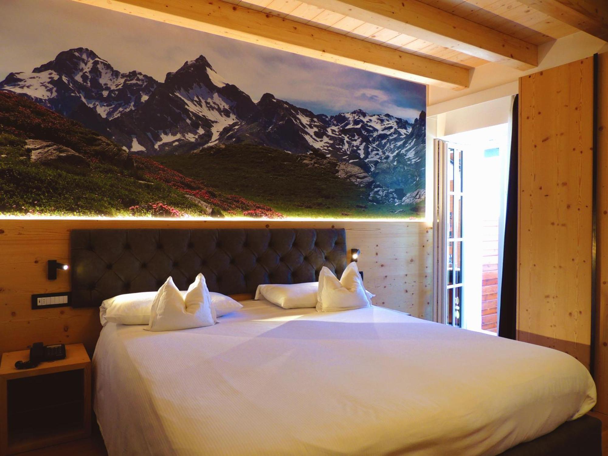Hotel La Meridiana Мадезимо Екстериор снимка